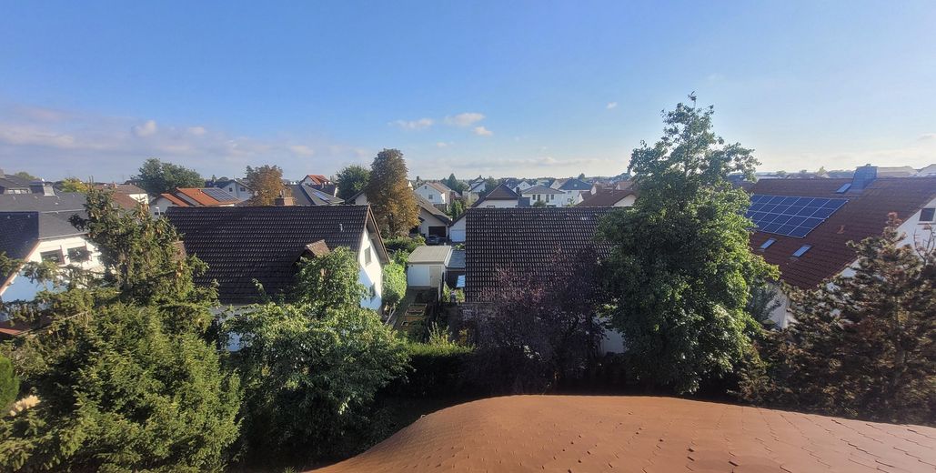 Moderne Maisonette „Am Weinfass“: Komplett renoviert mit flexiblem Wohnkonzept – Über den Dächern Bauschheims