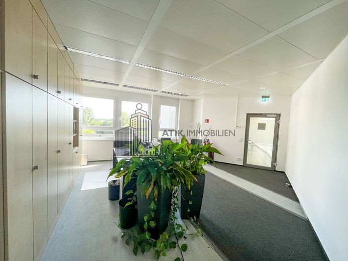 ATIK: Moderne Büro-/Praxisflächen in idealer Lage - hochwertig ausgestattet – Eingangsbereich