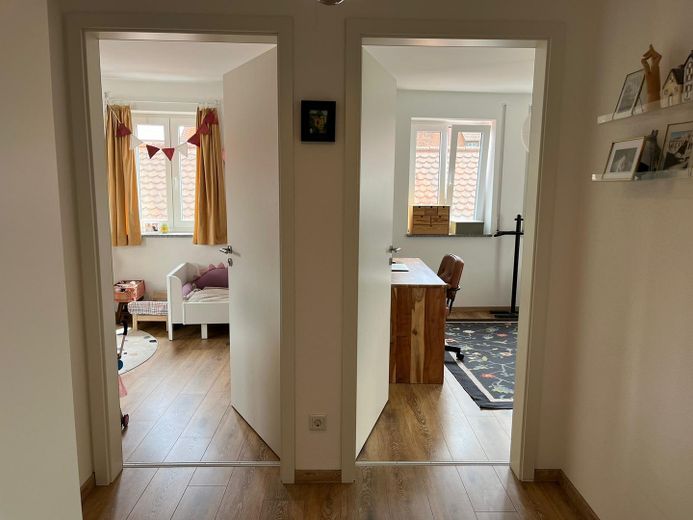 Flur mit Blick in Zimmer 