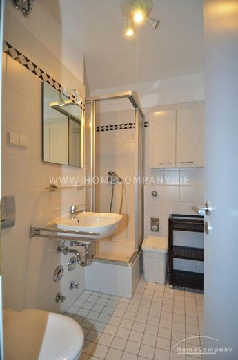 Renovierte, möblierte Zwei-Zimmer-Wohnung, Berlin Mitte mit PKW-Stellplatz – 26aba4a77b844c8944c111219528b2ff802e2e81.jpg