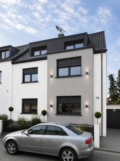 Almenhof · prima occupazione 2026 · appartamento di 3 locali all'ultimo piano con soleggiato balcone SW · KFW 55EE – Außenansicht - Fertigstellung