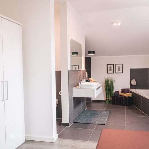 Neubauprojekt modernes Zweifamilienhaus! – Beispiel Badezimmer