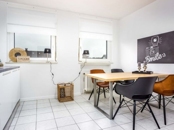 Frisch renoviert mit hohem Steuervorteil (AfA über 6,5%) und guter Rendite (ca. 5%)! – Foto 1