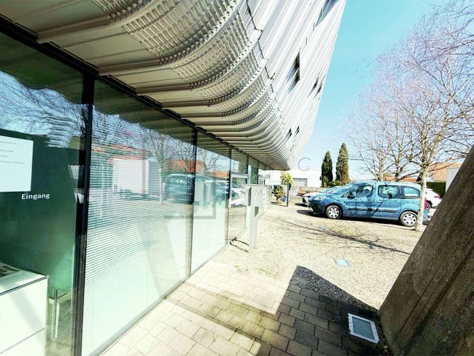 Modern. Flexibel. Repräsentativ. - Büro- und Gewerbefläche mit Weitblick – Eingang