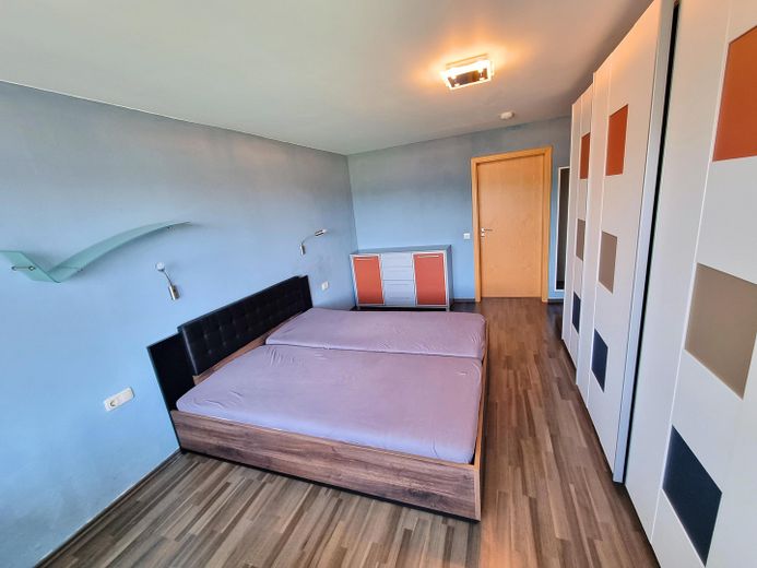 Hohe Mietrendite oder sofort selber einziehen! Exklusive sonnige 2-Zi-Wohnung mit Balkon in Weiler – Schlafzimmer