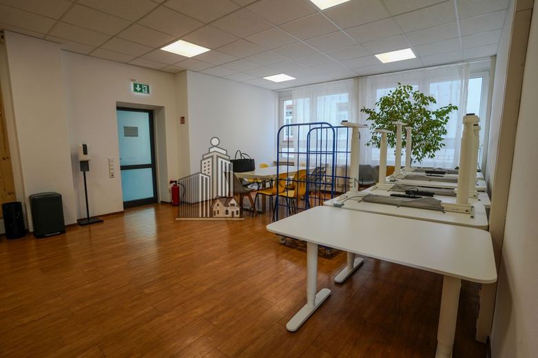 ATIK: Perfekte Lage zwischen Ettlinger Tor und Schlossplatz - provisionsfrei – Eingangsbereich