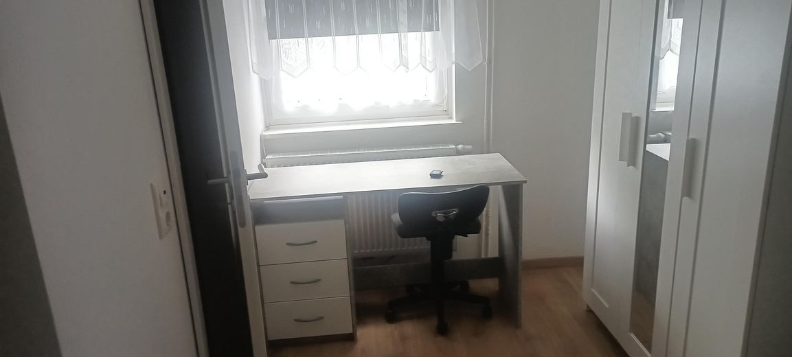 Kernsanierte Souterrain Wohnung möbliert – Foto 6