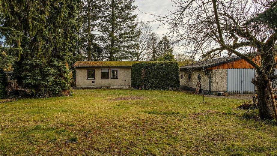 Seltenes Seegrundstück! 1.079 m² | privater Seezugang | Südlage | Berlin-Nähe | provisionsfrei – Bungalow + Garage