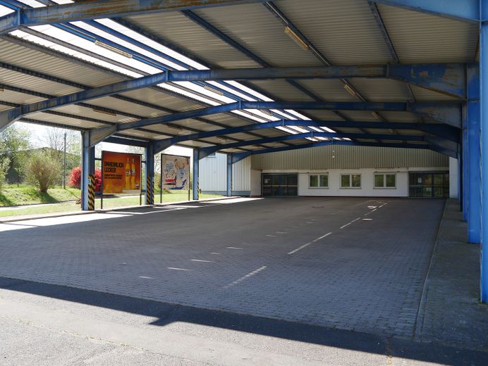 Verkaufshalle / Lagerhalle mit Büroräumen in zentraler Lage von Deutschland – Foto 4