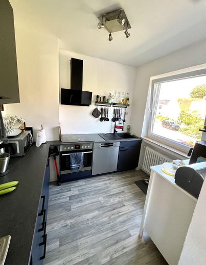 Appartement calme, lumineux et moderne de 3 à 4 pièces, avec cuisine et salle de bains, près de Dinkelscherben, avec jardin, garage, etc. – Photo 14