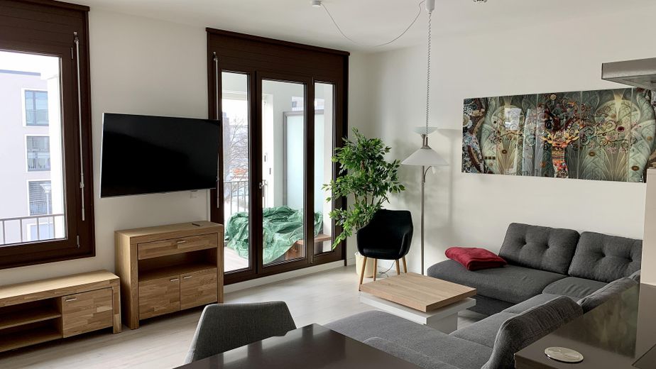 Möbilierte komfortable Wohnung am Wissenschaftsstandort Berlin-Adlershof – Wohnzimmer