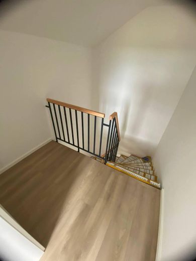 Casa adosada de nueva construcción (5 hab.) con jardín y plaza de aparcamiento – solo queda 1 disponible | cerca de Berlín/Potsdam – Flurbereich 2. OG
