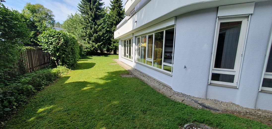 Neu umgebaute Traumwohnung in zentraler Lage von Memmingen – Ansicht Garten