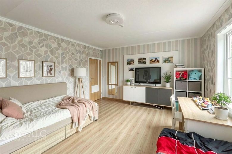 Einfamilienhaus mit großem Grundstück auf Rügen – EG Kinderzimmer - (KI generiert)