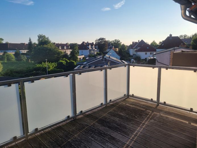 Wohnen und Arbeiten an einem Ort? Moderne Stadtwohnung mit Dachterrasse. – Blick von der Dachterrasse
