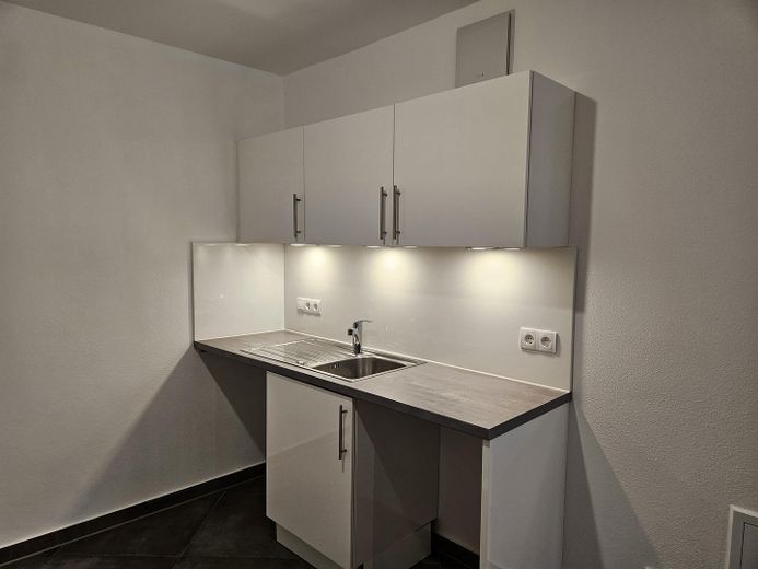 Sofort frei! Kernsanierte moderne 1-Zimmerwohnung ruhige Altstadtlage ohne KFZ-Stellplatz – Foto 3