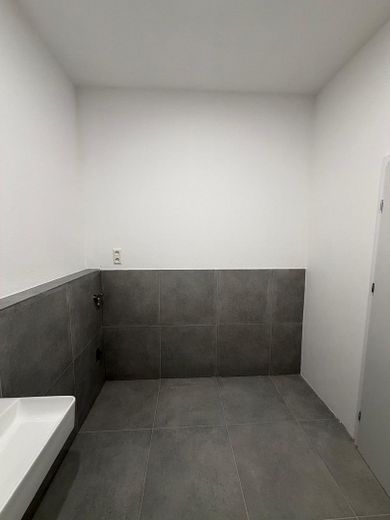 Erstbezug nach Kernsanierung! 5-Schlafzimmer-Wohnung in zentraler Lage von Pforzheim-Brötzingen – Großes Bad