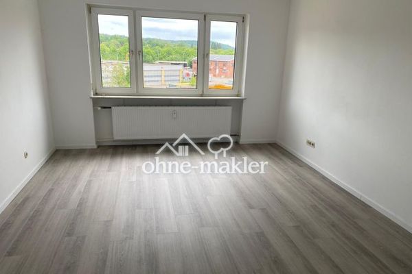 Yenilenmiş, aydınlık, balkonlu 3 odalı daire