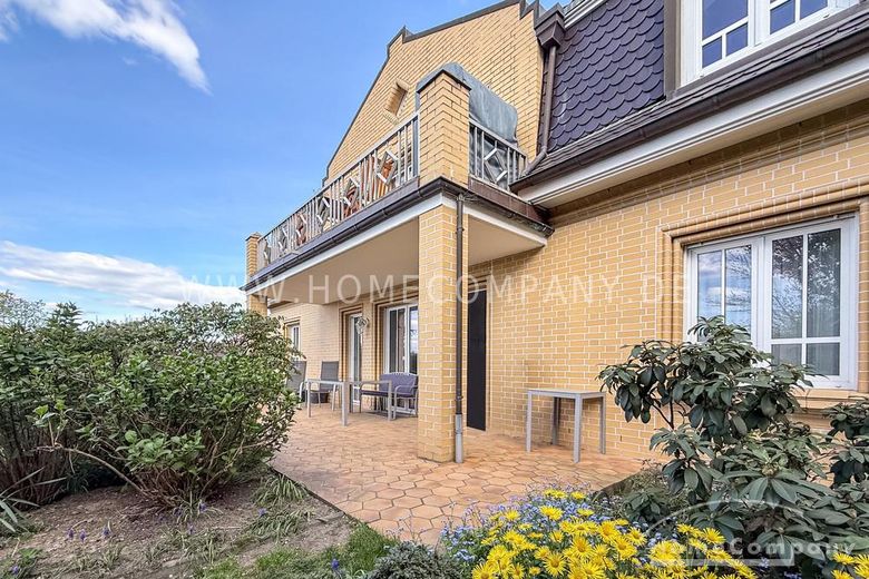 22801 HomeCompany Dresden Möbliert/Furnished 3-Zimmer Maisonette Wohnung in Dresden-Striesen mit Balkon max. 3 Personen – 88a23012253011c1588ad385e68b25bf24bb0704.jpg
