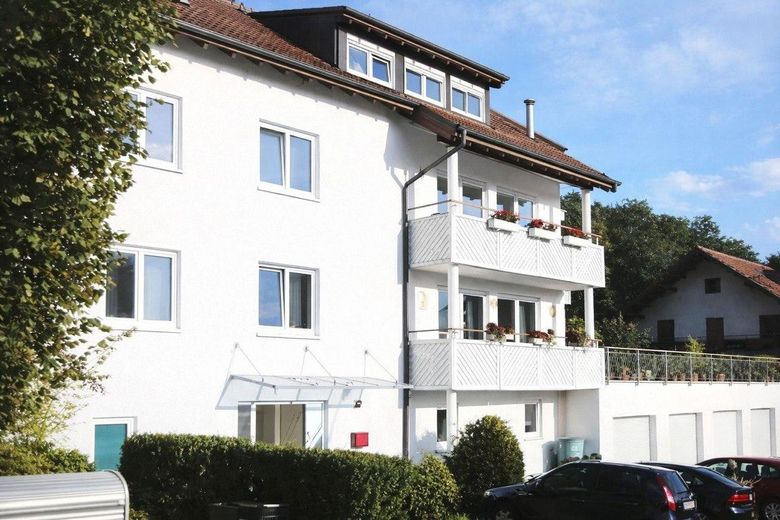 Traumhafte 4-Zimmer-Eigentumswohnung mit XXL-Südterrasse, Kamin und unverbaubarem Panoramablick – Foto 2