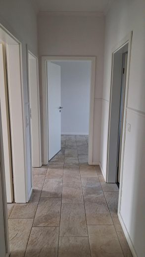 Bungalow come nuovo a Scharbeutz, frazione di Gleschendorf, in posizione immersa nella natura – Flur/Diele