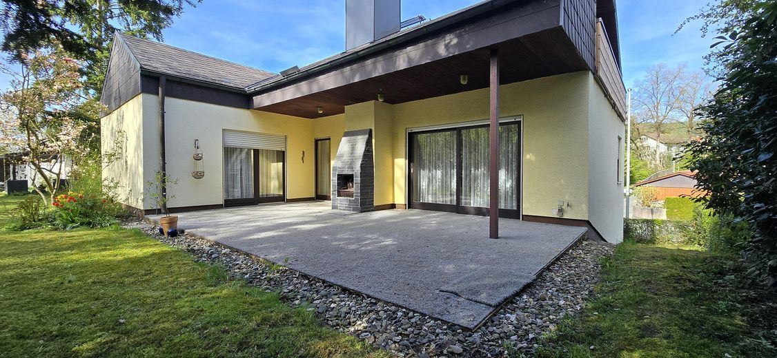 Haus mit großem Garten in ruhiger Lage von Kulmbach – Terrasse