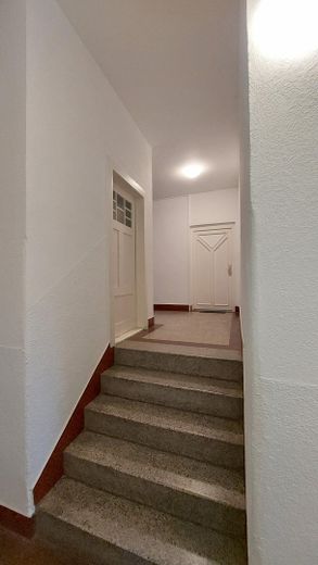 Sonnige 2-Zimmer Altbauwohnung mit Flair und viel Potential – Treppenhaus