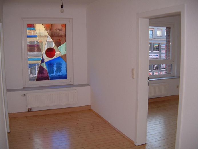 Wohn / Geschätshaus am Bahnhof/Fußgängerzone – Wohnung DG