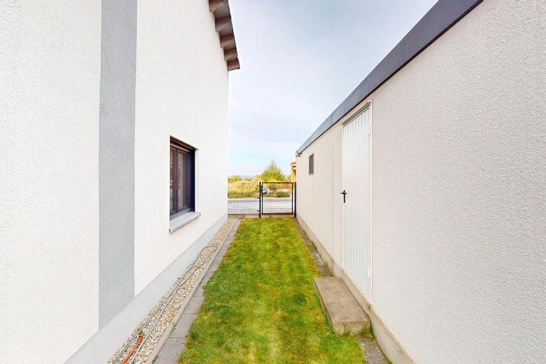 Zugang von Stellplatz Garage
