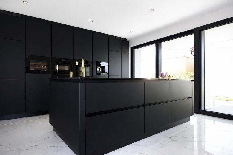 Modern Living -Garten & Mietkauf Möglich – Küche 