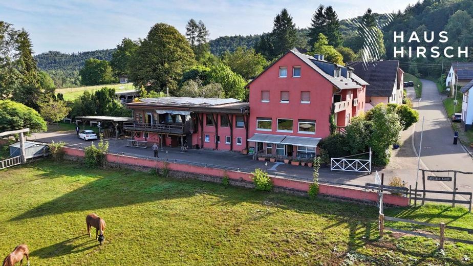 Event &amp; Country Hotel Garni im authentischen Western-Design mit liebevollen Details! – Außenbereich Drohne
