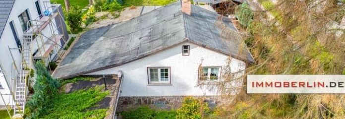 IMMOBERLIN.DE - Wohlfühllage! Netter Bungalow auf herrlichem Grundstück