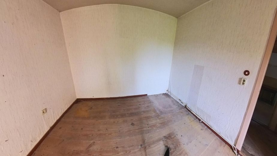12 Zimmer | 164 m² | Doppelhaushälfte mit Entwicklungspotenzial nahe der Müritz- provisionsfrei – Schlafzimmer 2 EG