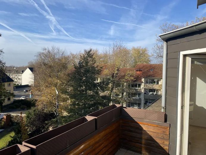Schöne DG-Wohnung mit Ausblick, EBK & Stellplatz – Foto 5