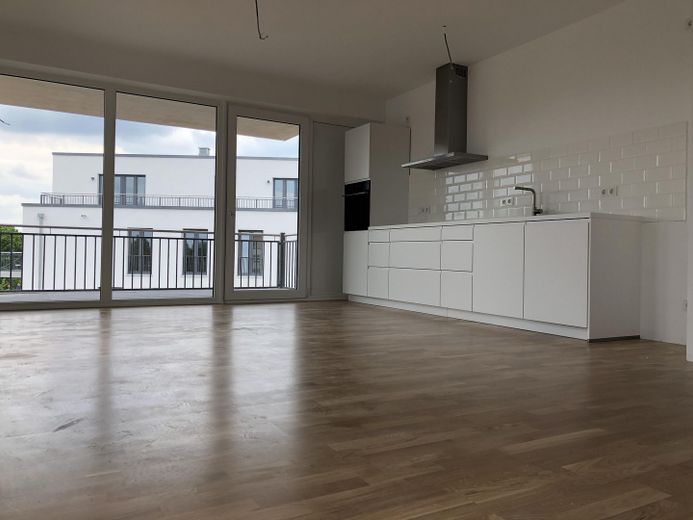 Appartement en copropriété accessible aux personnes à mobilité réduite – investissement idéal, logement pour navetteur ou résidence pour la retraite – Offene Wohnküche