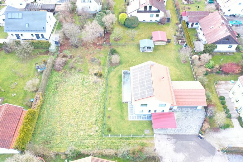 Schönes sonniges Baugrundstück in absolut ruhiger Lage – Am Ende einer Sackgasse