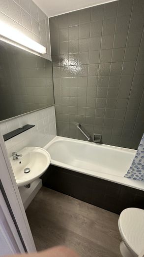 Mooi appartement met 2 kamers en uitzicht op het meer – Foto 8