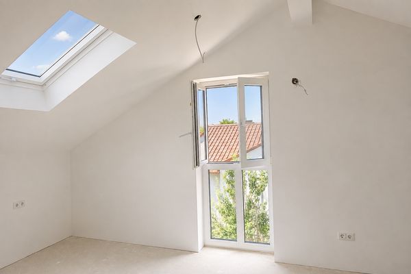 2-Zimmer-Maisonette-Wohnung (81m²) in Kösching mit Balkon (Erstbezug nach Kernsanierung)