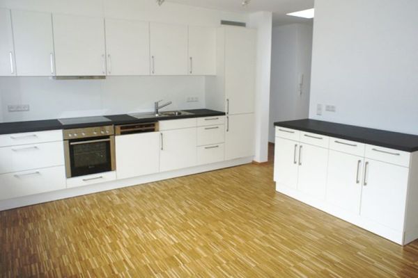 In affitto moderno appartamento di 2,5 locali, privo di barriere architettoniche, in posizione tranquilla a Schramberg!