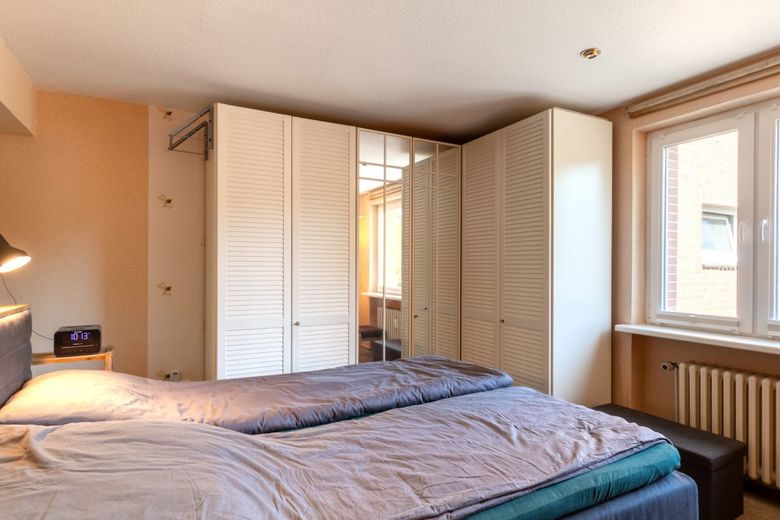 4-Zimmer-Wohnung in Wedel-Schulau mit Balkon und Tiefgaragenstellplatz – Zimmer II