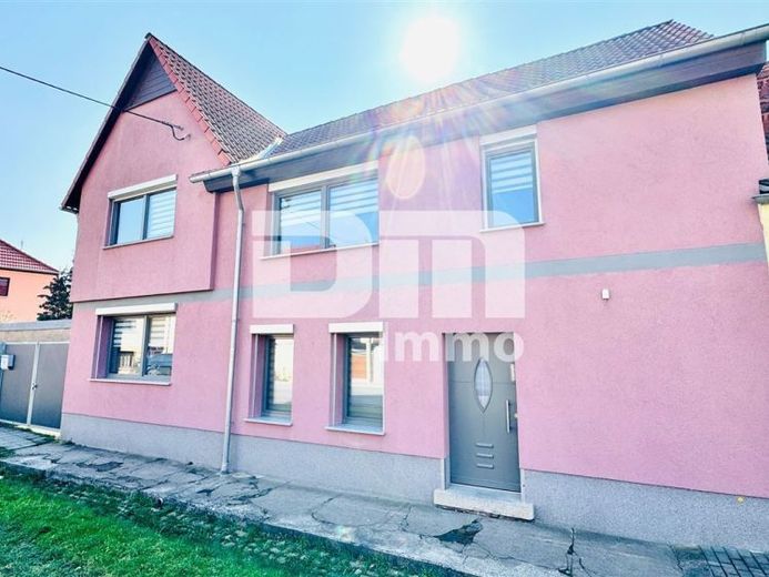 Beautiful residential house with double garage, terrace and outbuildings in a dream location – Foto 1