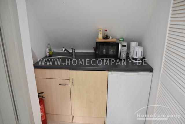 Garbsen, Modern möblierte Dachgeschosswohnung in Gartenhaus, nur 13 min bis Conti und VWN – 1e9f35ac0fe860947c0abfea9dfcfbeeb3c946ea.jpg