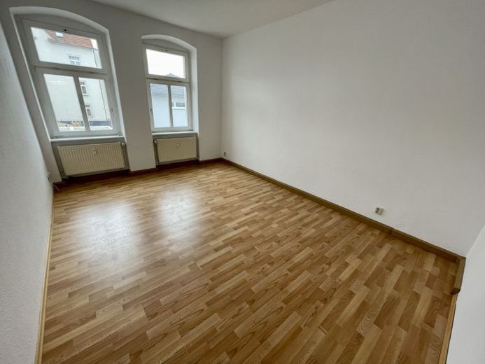 Wohnen in Gera-Debschwitz! Gemütliche 2 Raum-Wohnung. Bad mit Wanne und Fenster. – Foto 1