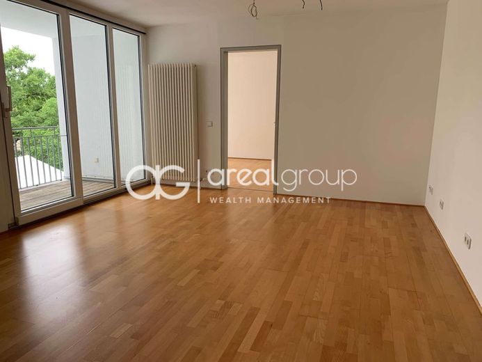 * 4 Zimmer * 2 Badezimmer * 2 Loggias * TOP-Lage * – Wohnzimmer