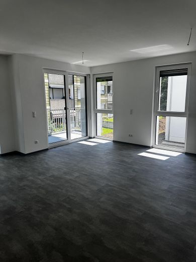 Wohnen mit Stil: 3 Zimmer-Neubauwohnung mit Balkon – ca. 83 m² in Fümmelse – Wohnraum