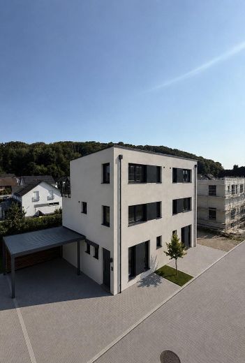 Casa pareada KFW 40 en Lohmar-Donrath - Obra nueva con jardín y 5 habitaciones – Ansicht 2 Haus 4 Visu