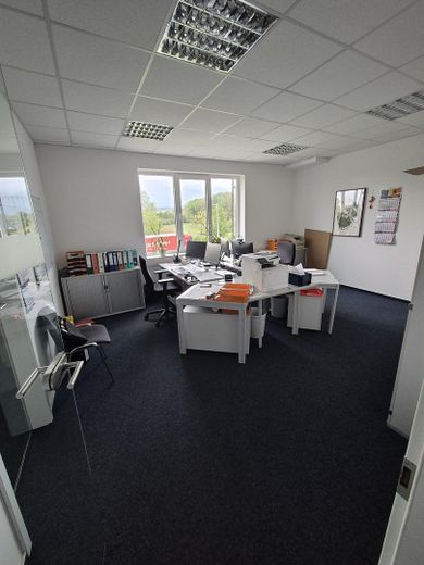 Halle sowie Büro- und Verwaltungsgebäude in Waltershausen – Foto 42