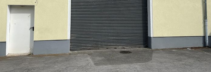 Lager mit 320 m² – Zufahrt