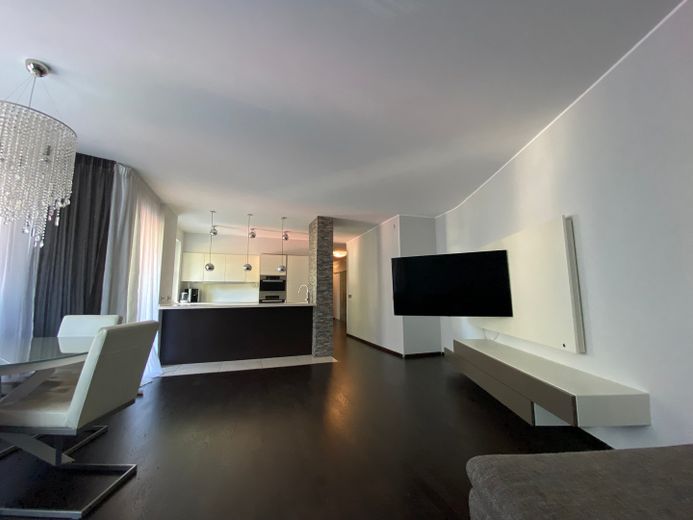 Stilvoll möblierte ruhige 3-Zi. Whg. | 80qm | optimale Anbindung – Foto 1