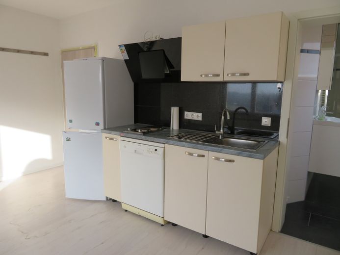 Schickes Single-Appartement mit EBK & Spülmaschine – Küche 2